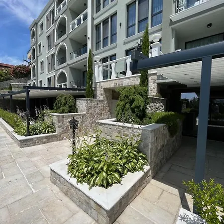 Mediterranea - Luxury With Pool Barbecue Kids-area Varna
