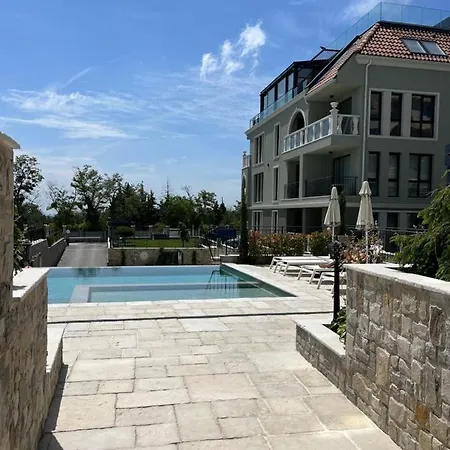 Mediterranea - Luxury With Pool Barbecue Kids-area Apartment